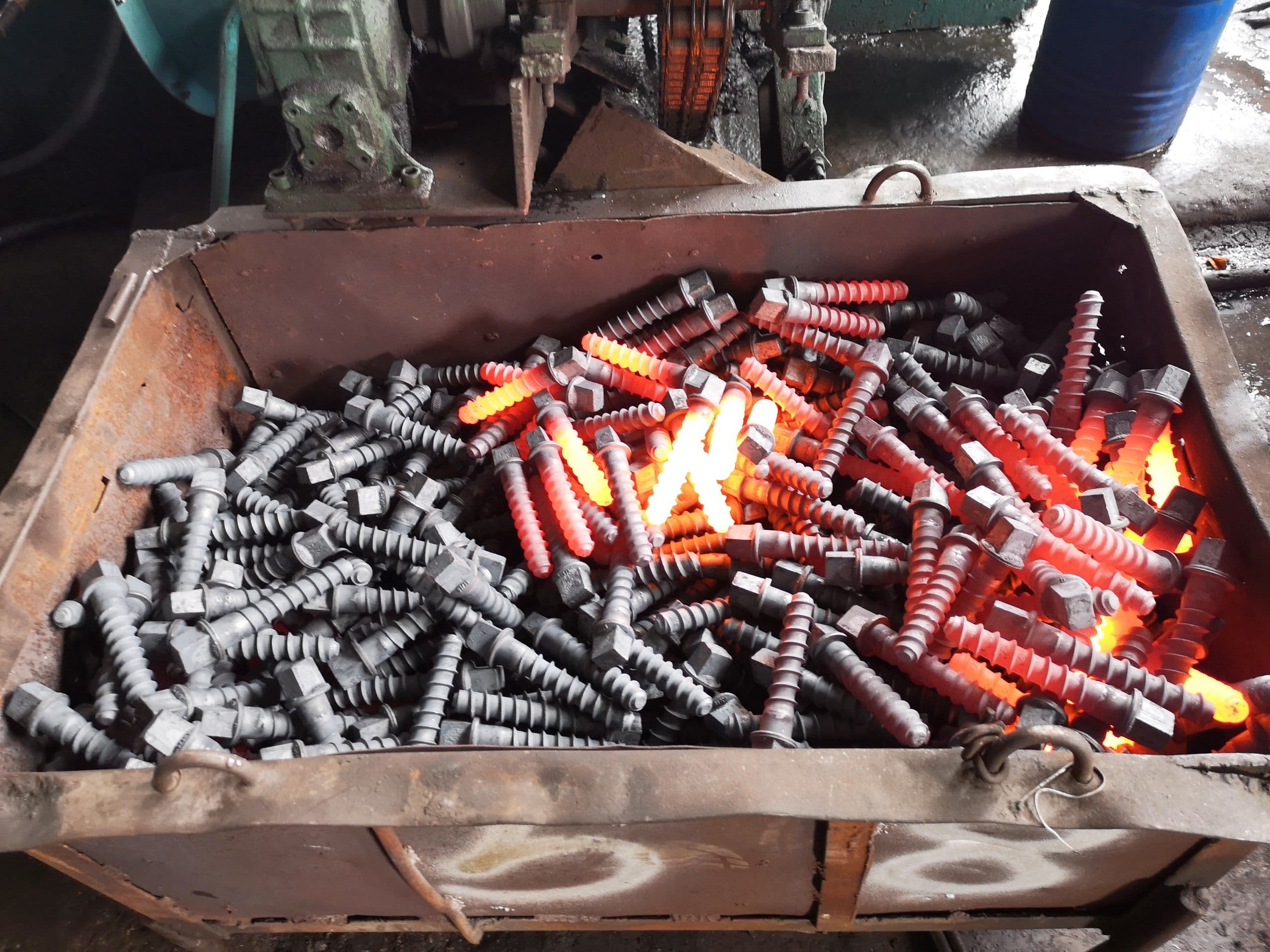 Sản phẩm dập nóng 4