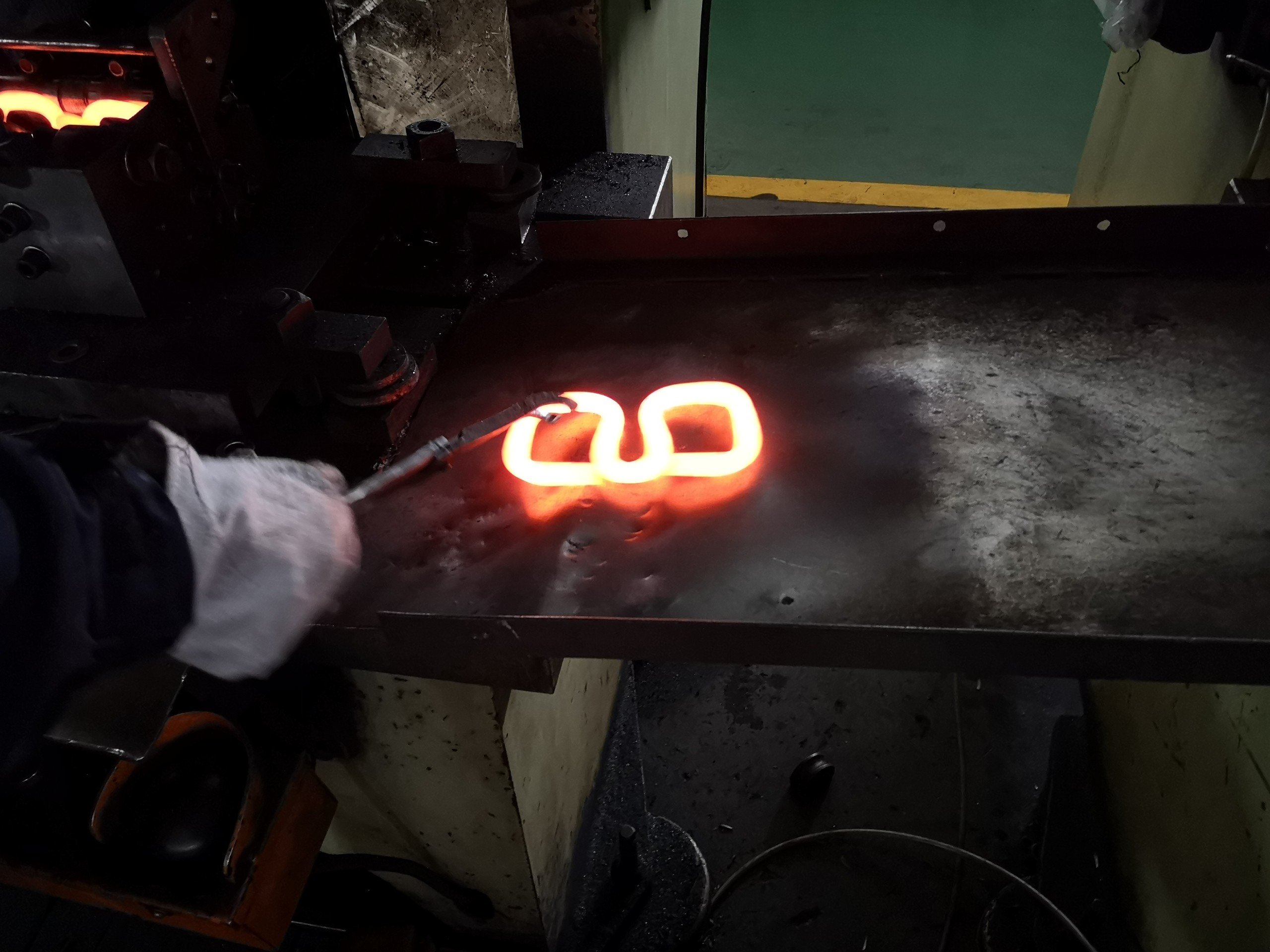 Sản phẩm dập nóng 5